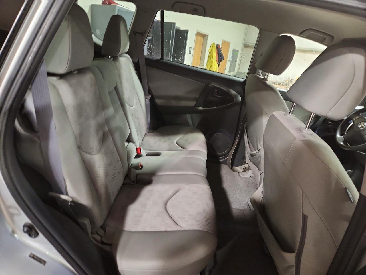 2012 TOYOTA RAV4 photo 21