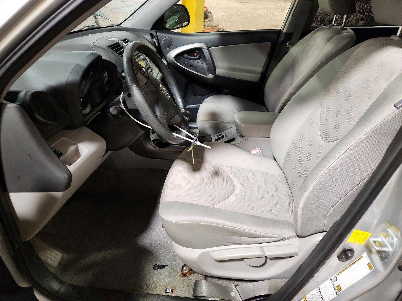 2012 TOYOTA RAV4 photo 13