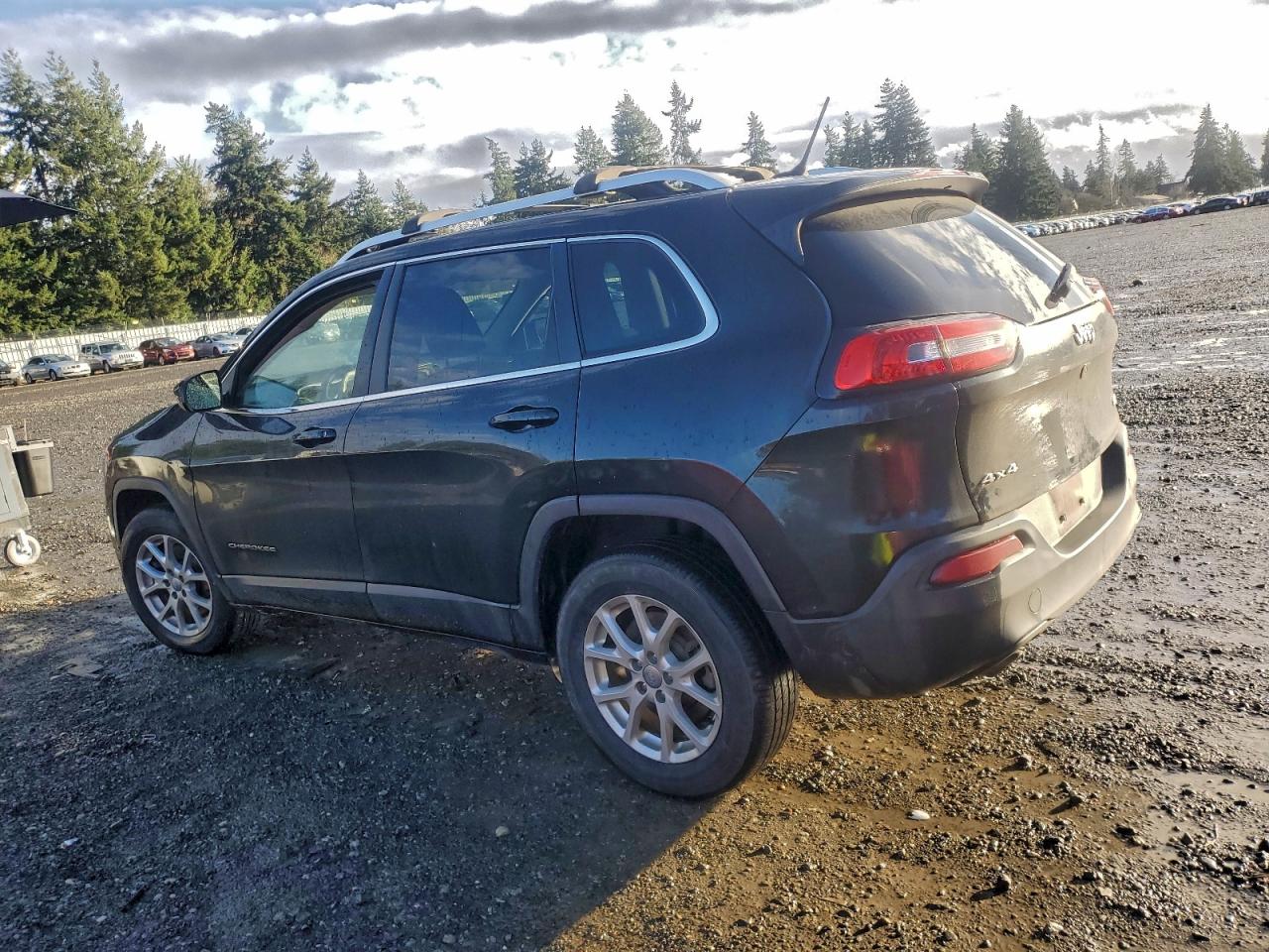 2015 JEEP CHEROKEE LATITUDE photo 2