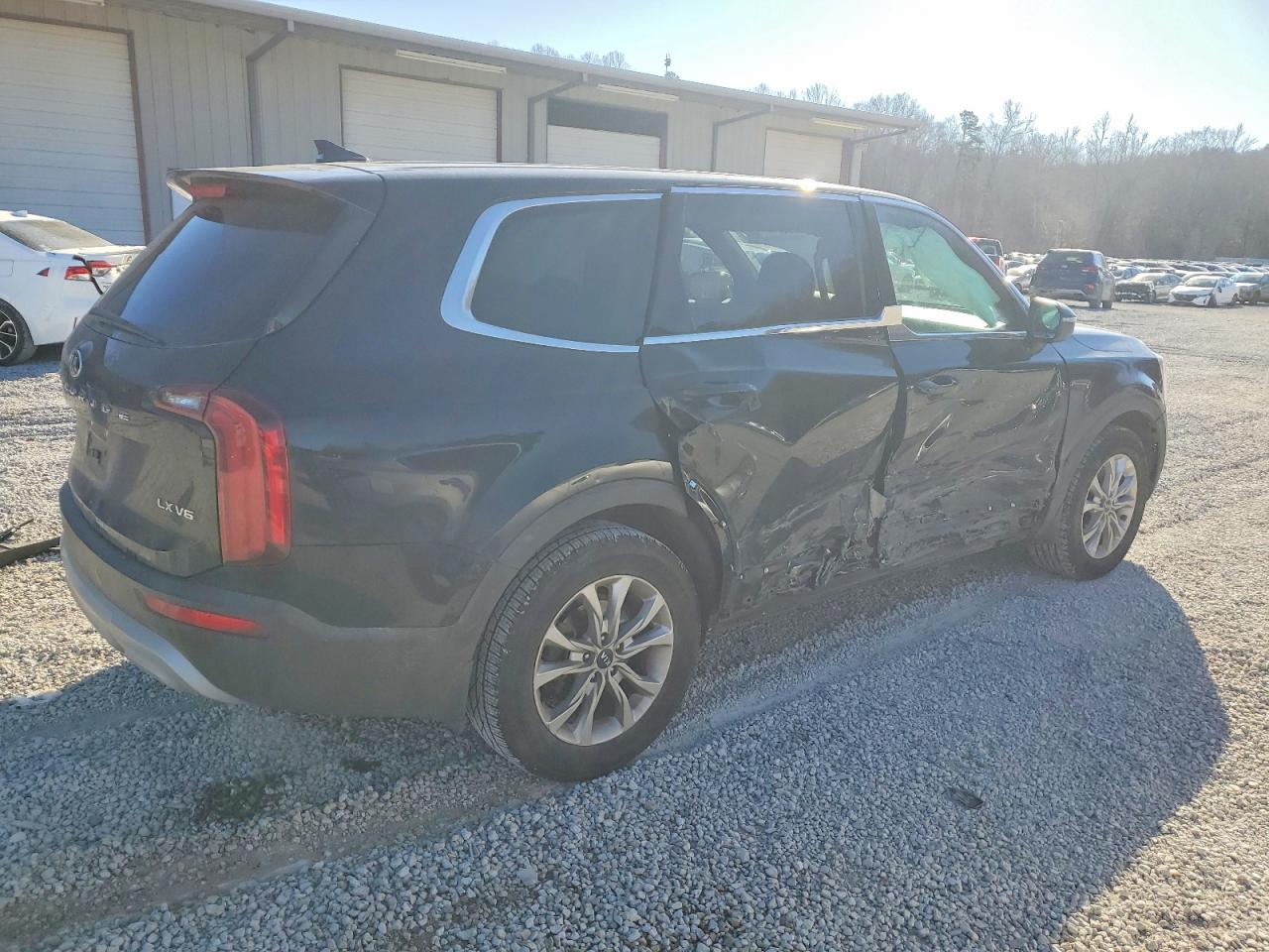 2021 KIA TELLURIDE LX photo 3