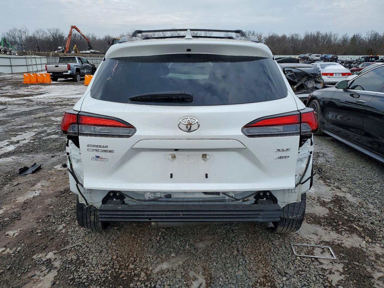 2022 TOYOTA COROLLA CROSS XLE photo 6