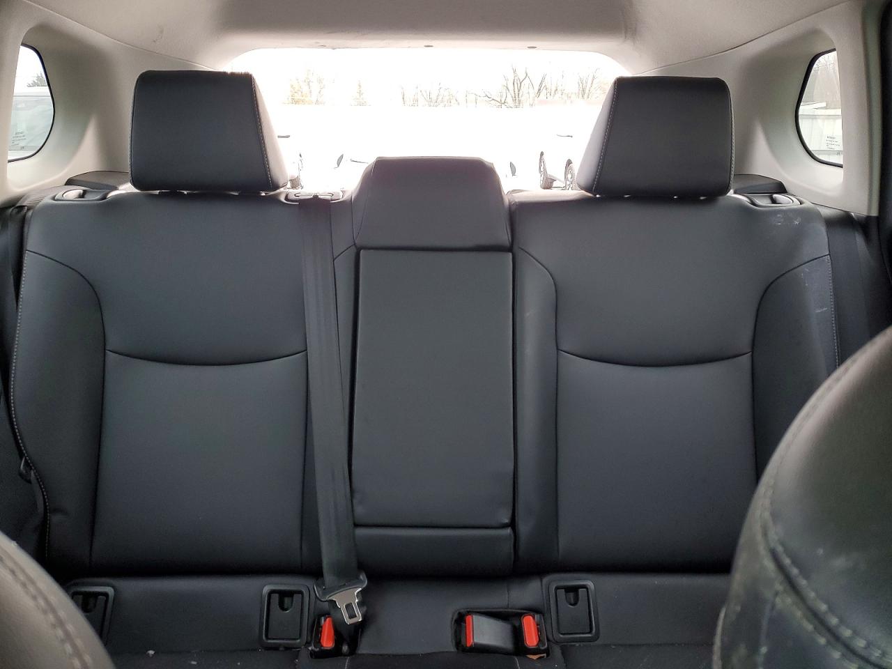 2022 TOYOTA COROLLA CROSS XLE photo 10