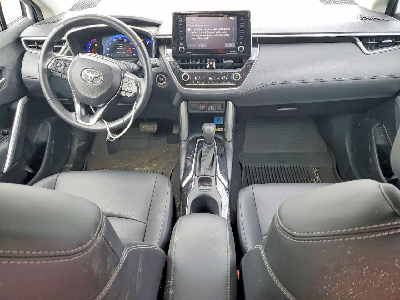 2022 TOYOTA COROLLA CROSS XLE photo 8