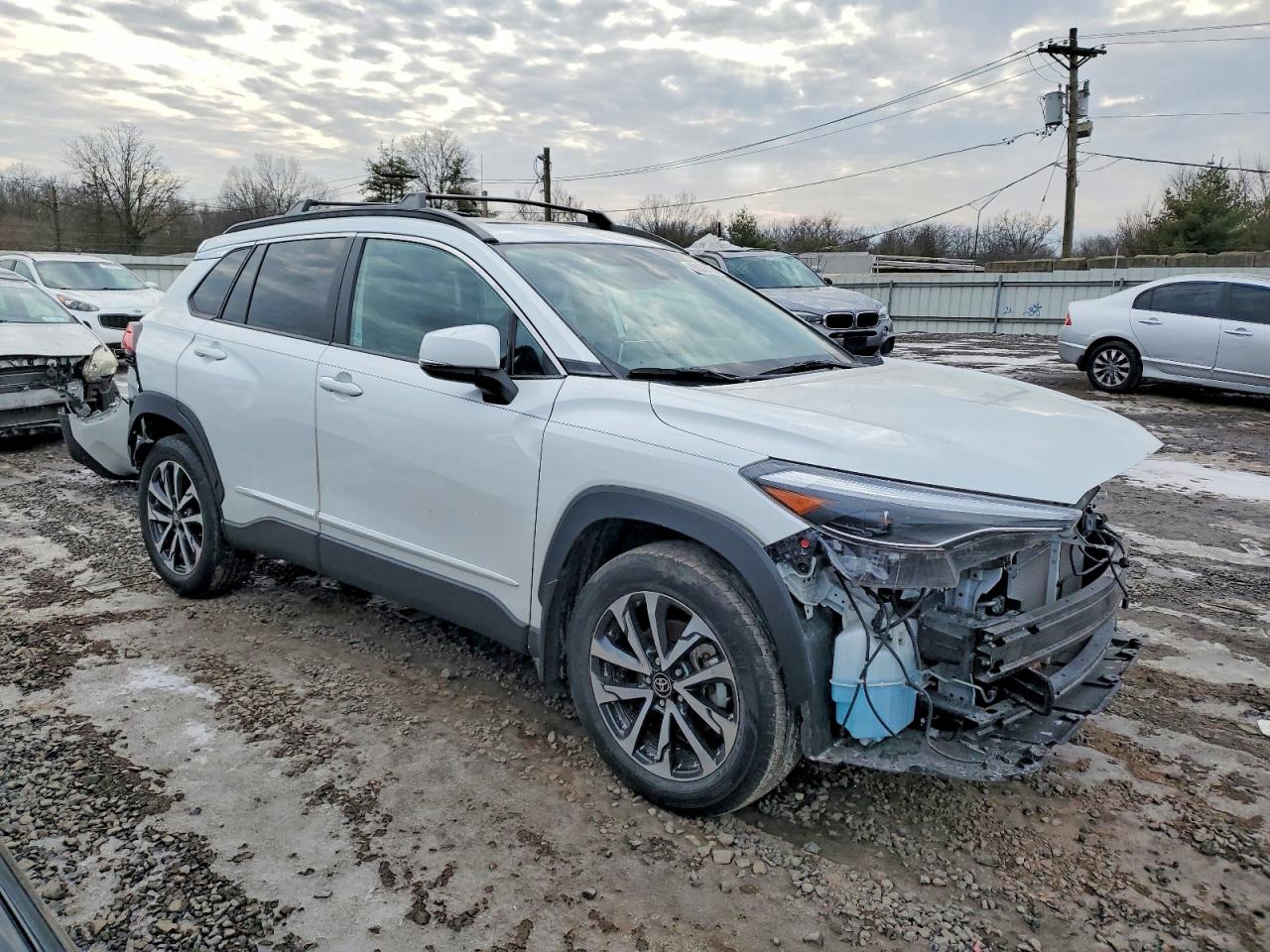 2022 TOYOTA COROLLA CROSS XLE photo 4