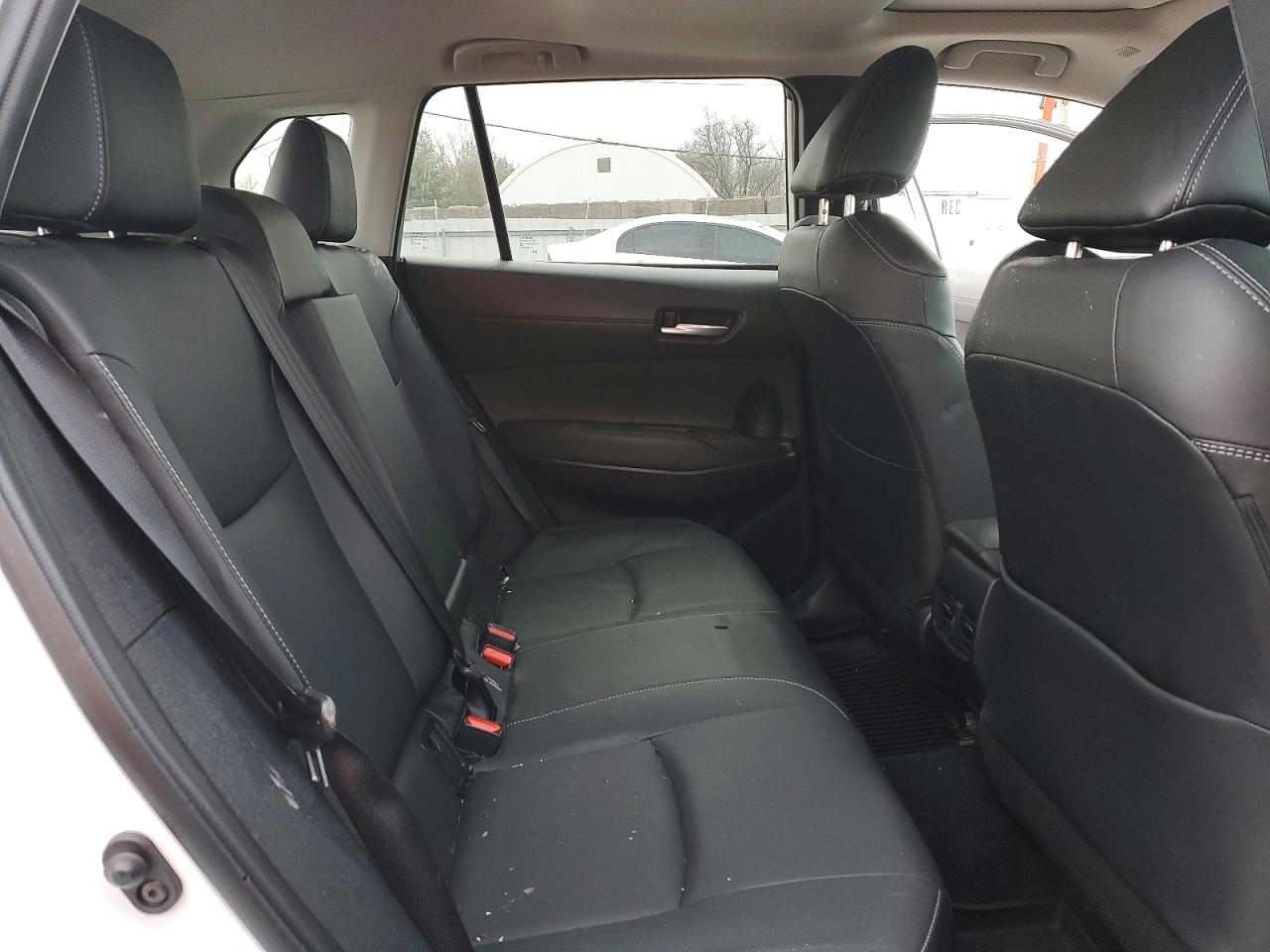 2022 TOYOTA COROLLA CROSS XLE photo 11