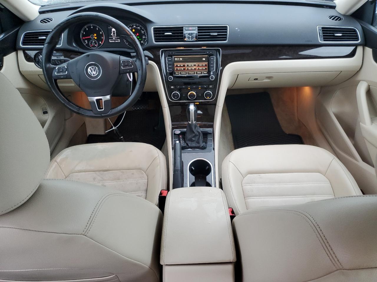 2015 VOLKSWAGEN PASSAT SEL photo 8