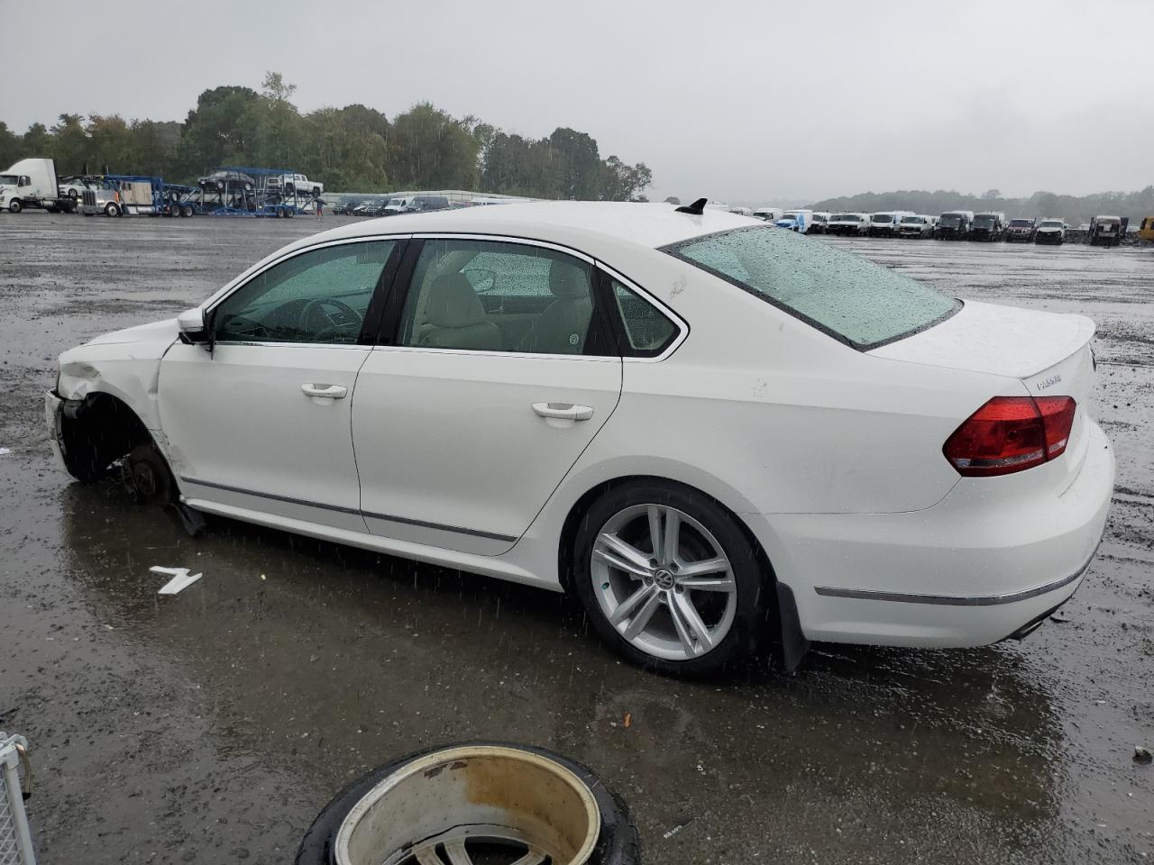 2015 VOLKSWAGEN PASSAT SEL photo 2