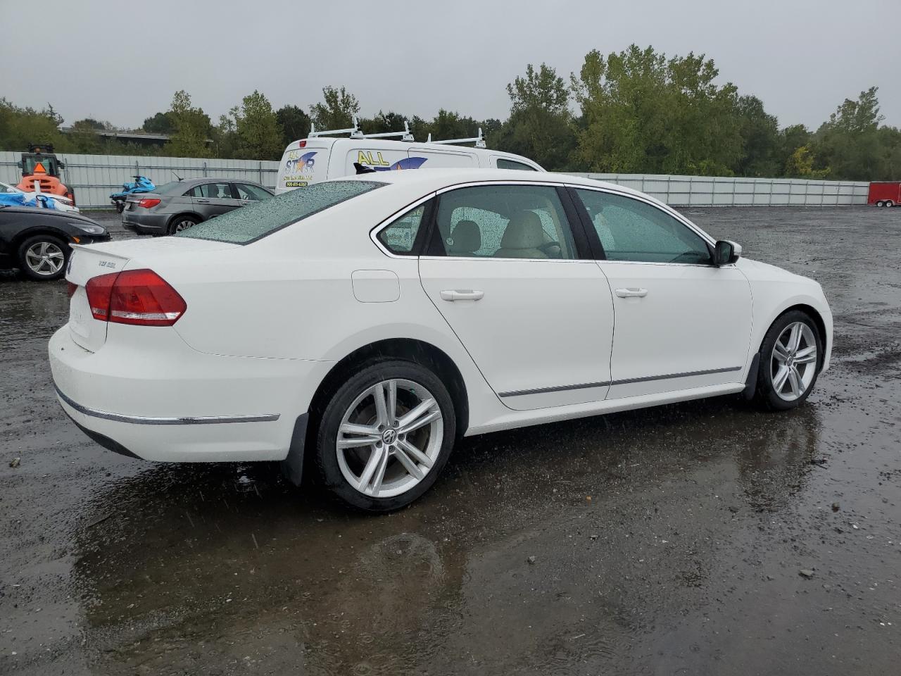 2015 VOLKSWAGEN PASSAT SEL photo 3
