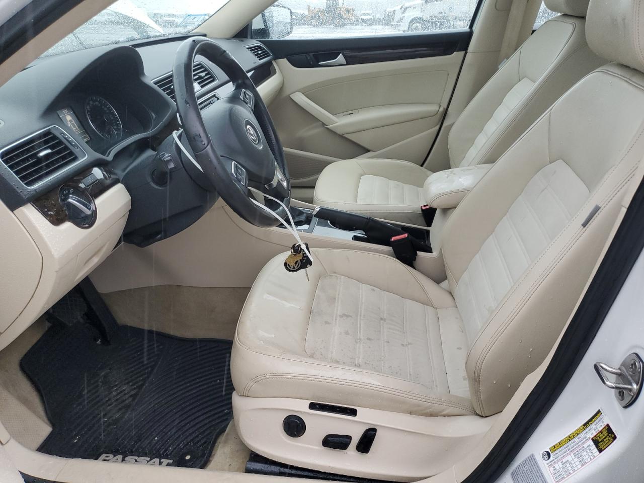 2015 VOLKSWAGEN PASSAT SEL photo 7