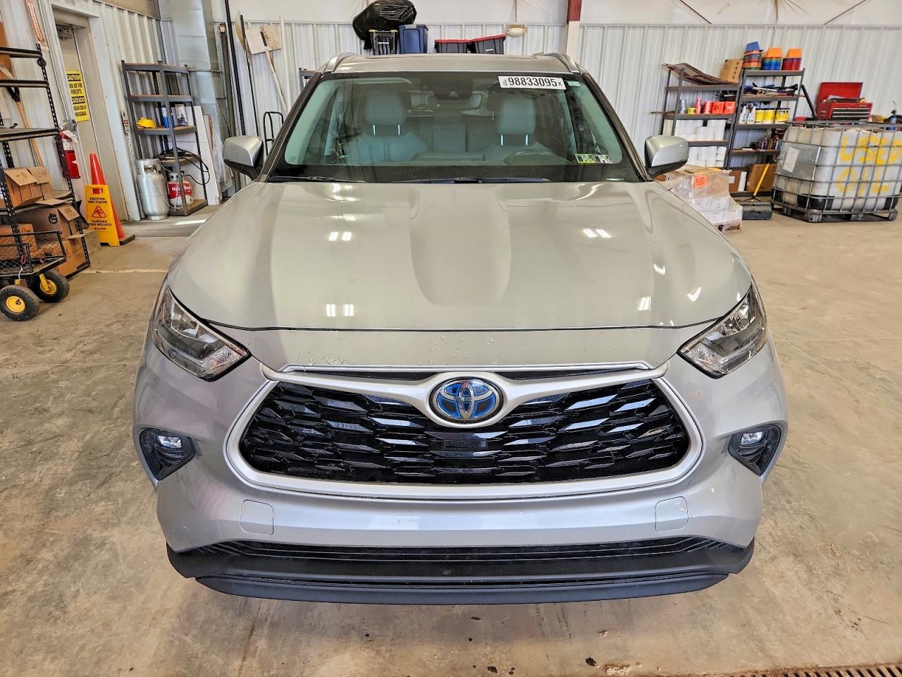 2020 TOYOTA HIGHLANDER HYBRID XLE photo 5