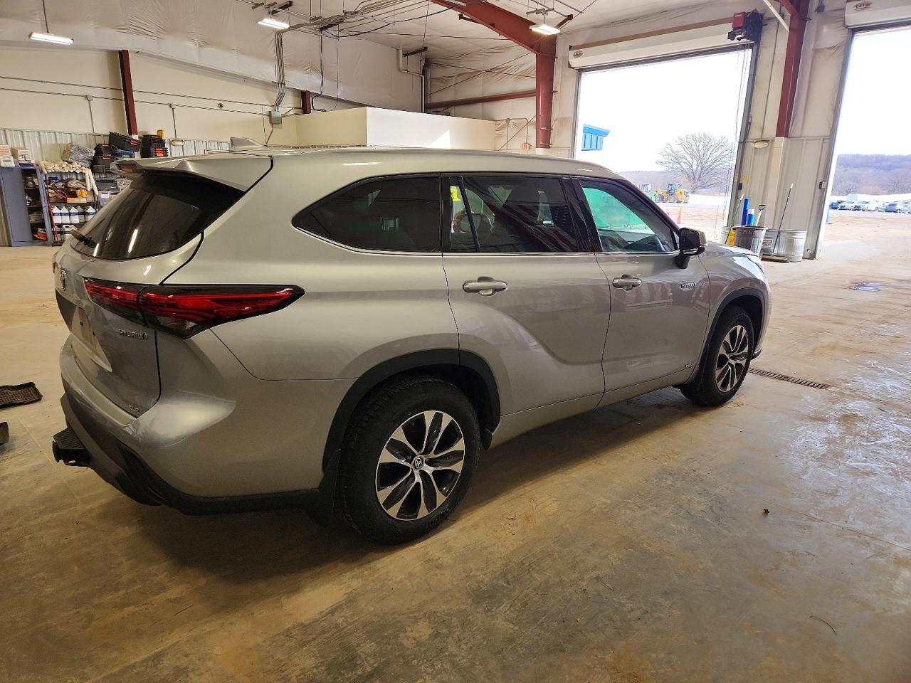 2020 TOYOTA HIGHLANDER HYBRID XLE photo 3