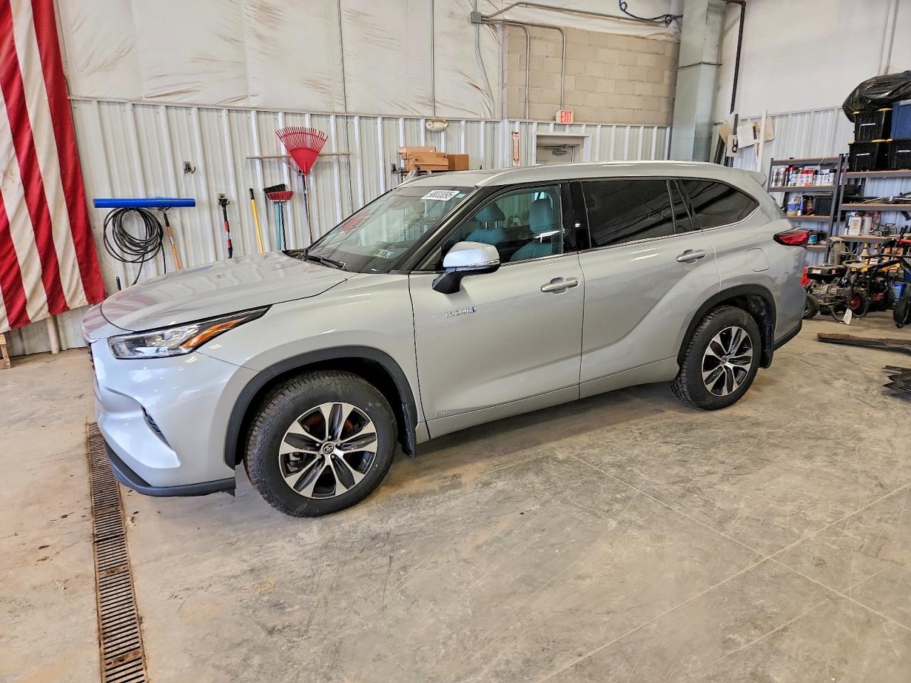 2020 TOYOTA HIGHLANDER