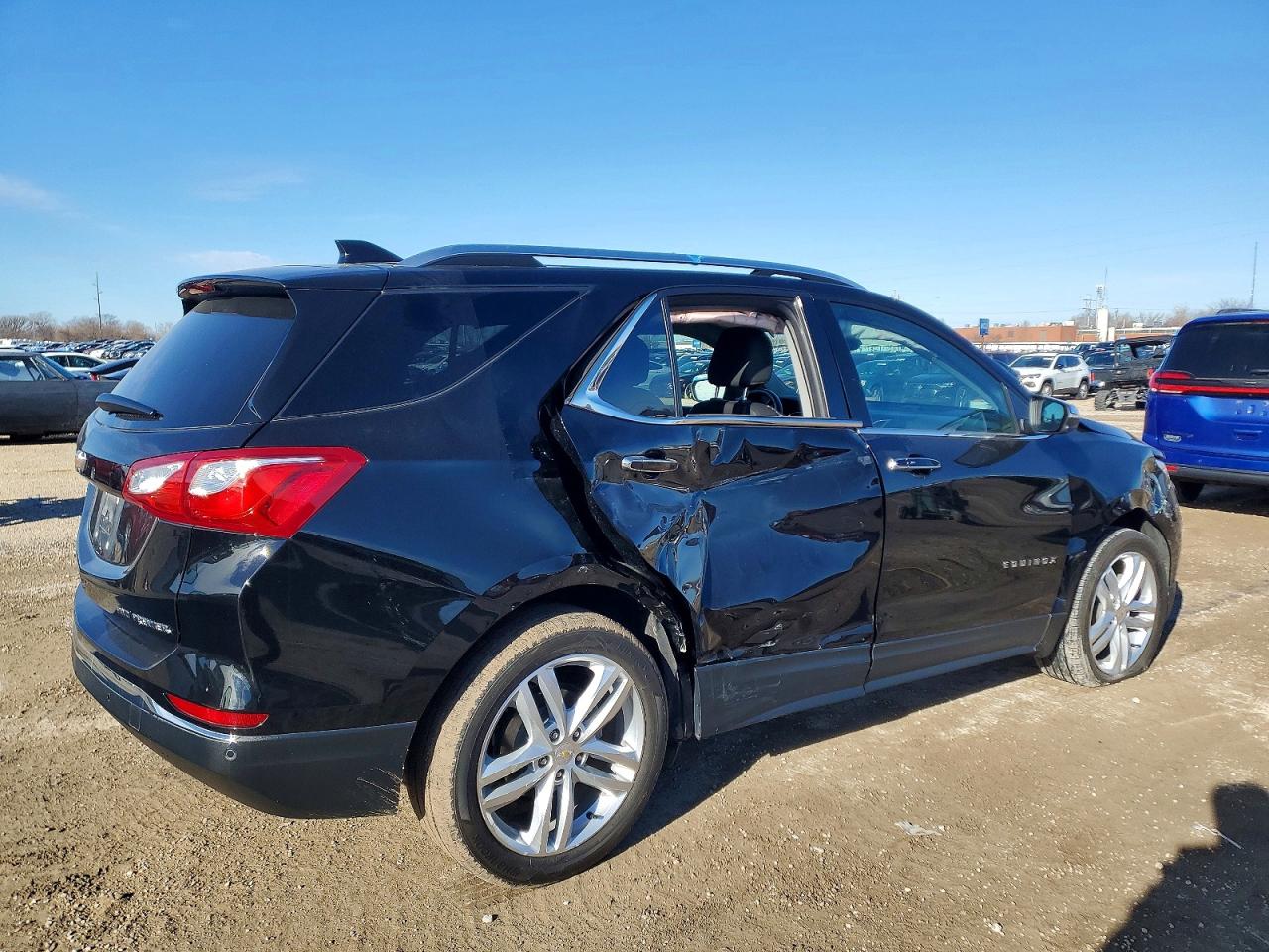 2021 CHEVROLET EQUINOX photo 3