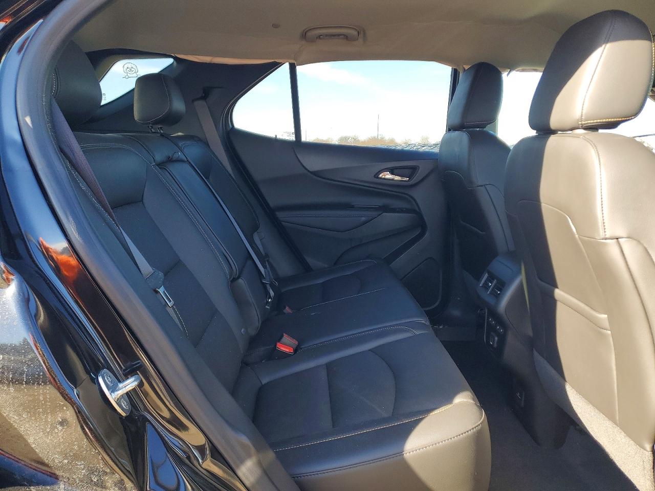 2021 CHEVROLET EQUINOX photo 11