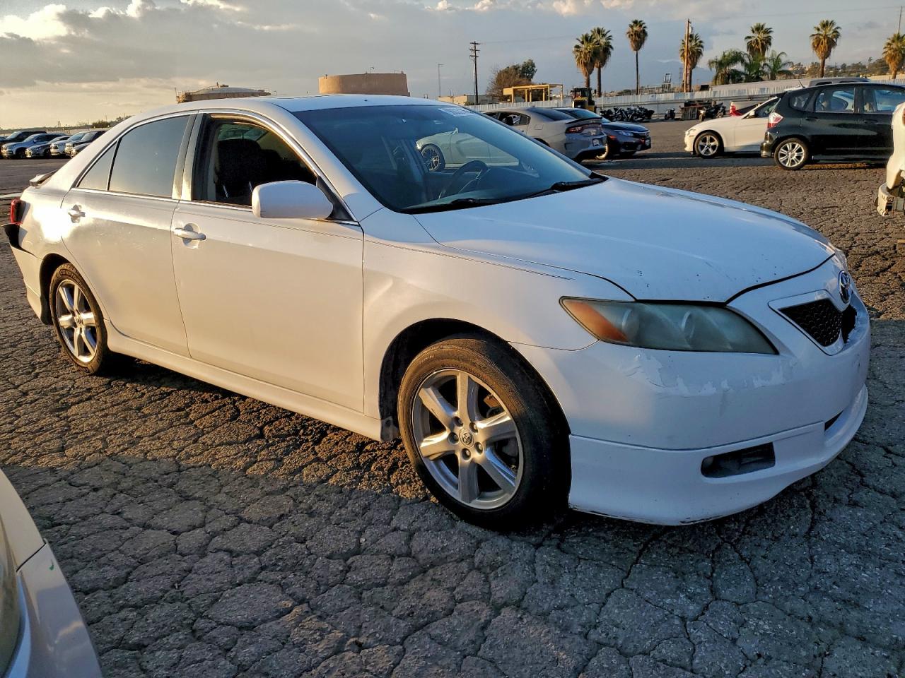2009 TOYOTA CAMRY SE photo 4