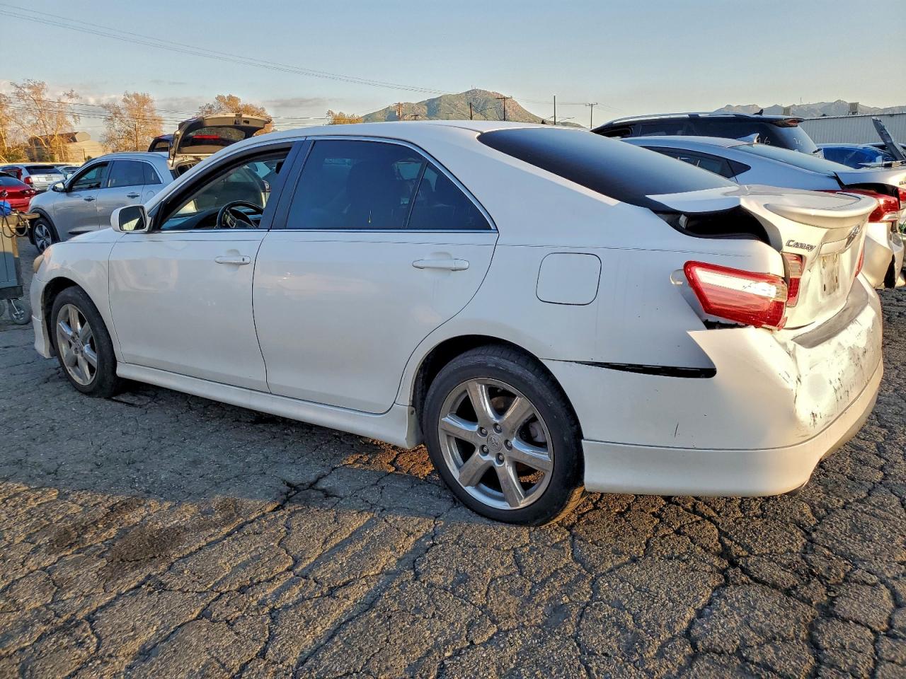 2009 TOYOTA CAMRY SE photo 2