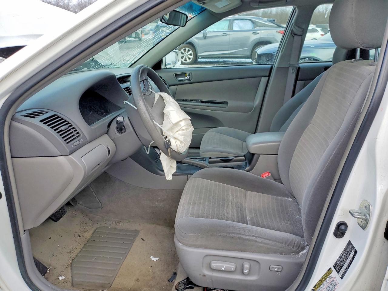 2006 TOYOTA CAMRY LE photo 7