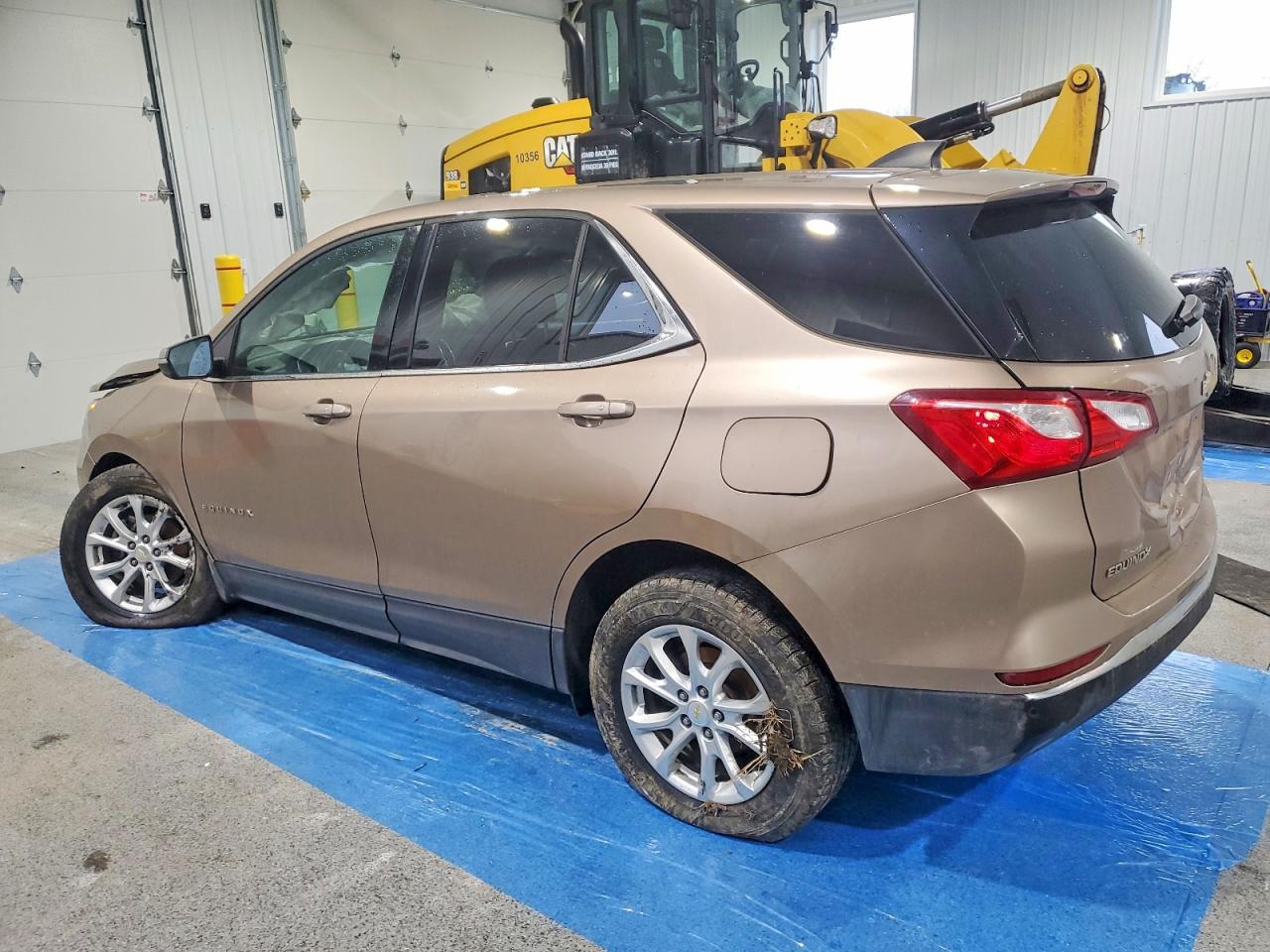 2018 CHEVROLET EQUINOX LT photo 2