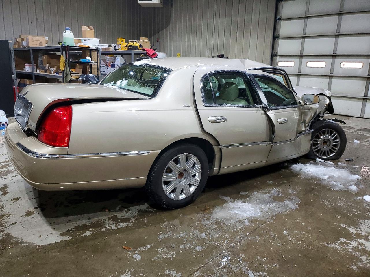 2006 LINCOLN TOWN CAR DESIGNER photo 3