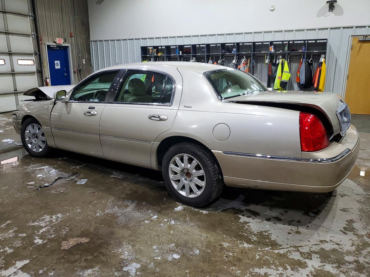 2006 LINCOLN TOWN CAR DESIGNER photo 2