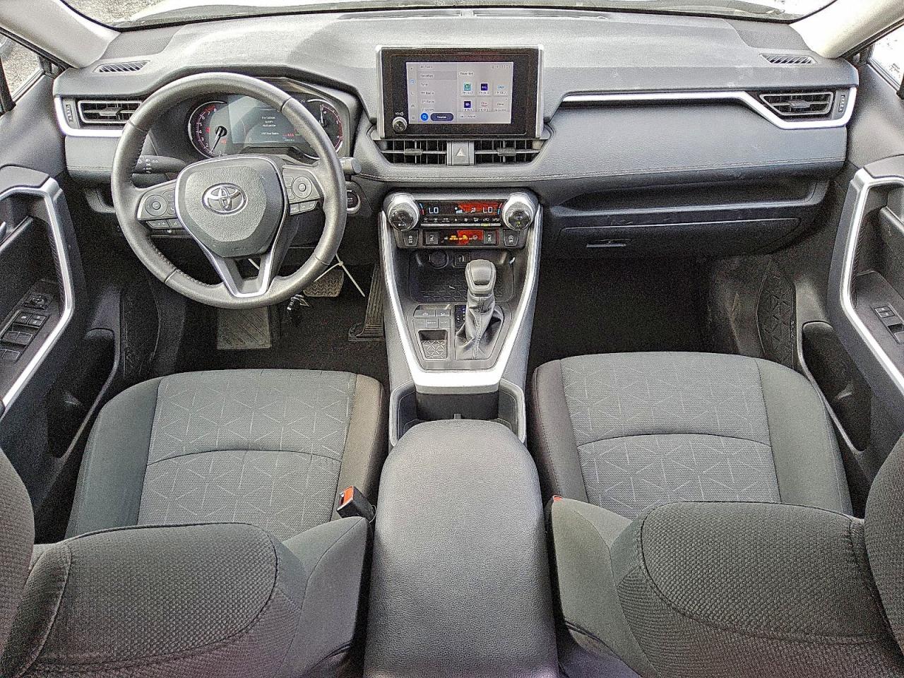 2025 TOYOTA RAV4 XLE photo 8