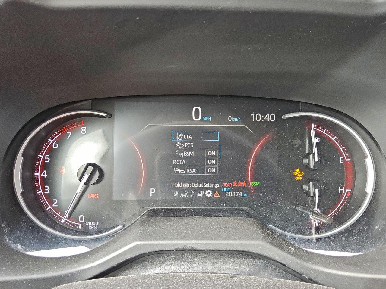 2025 TOYOTA RAV4 XLE photo 9