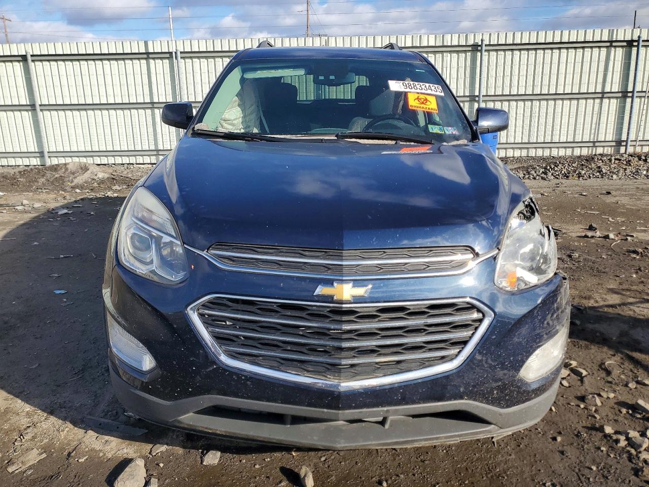 2017 CHEVROLET EQUINOX LT photo 5