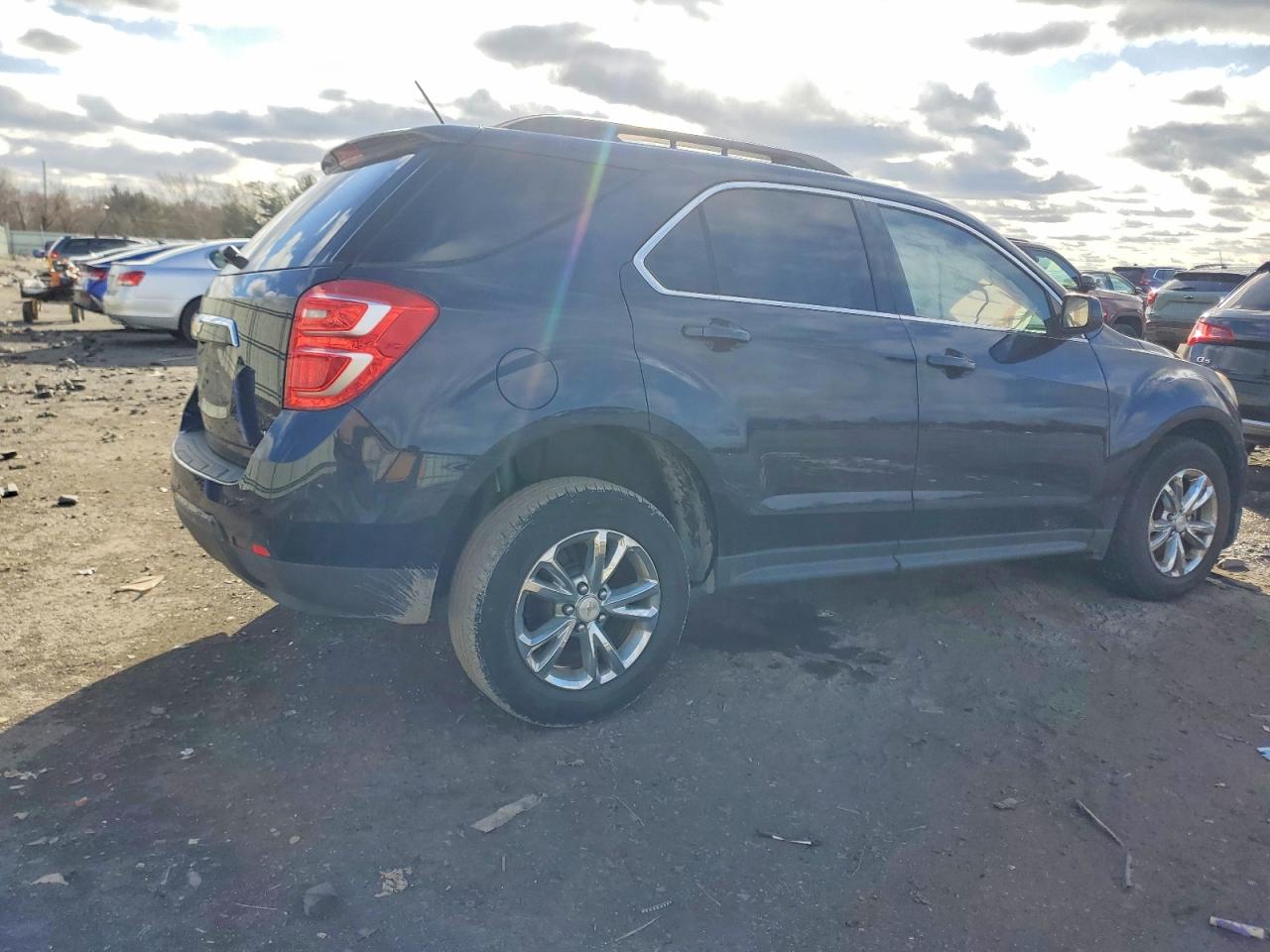 2017 CHEVROLET EQUINOX LT photo 3