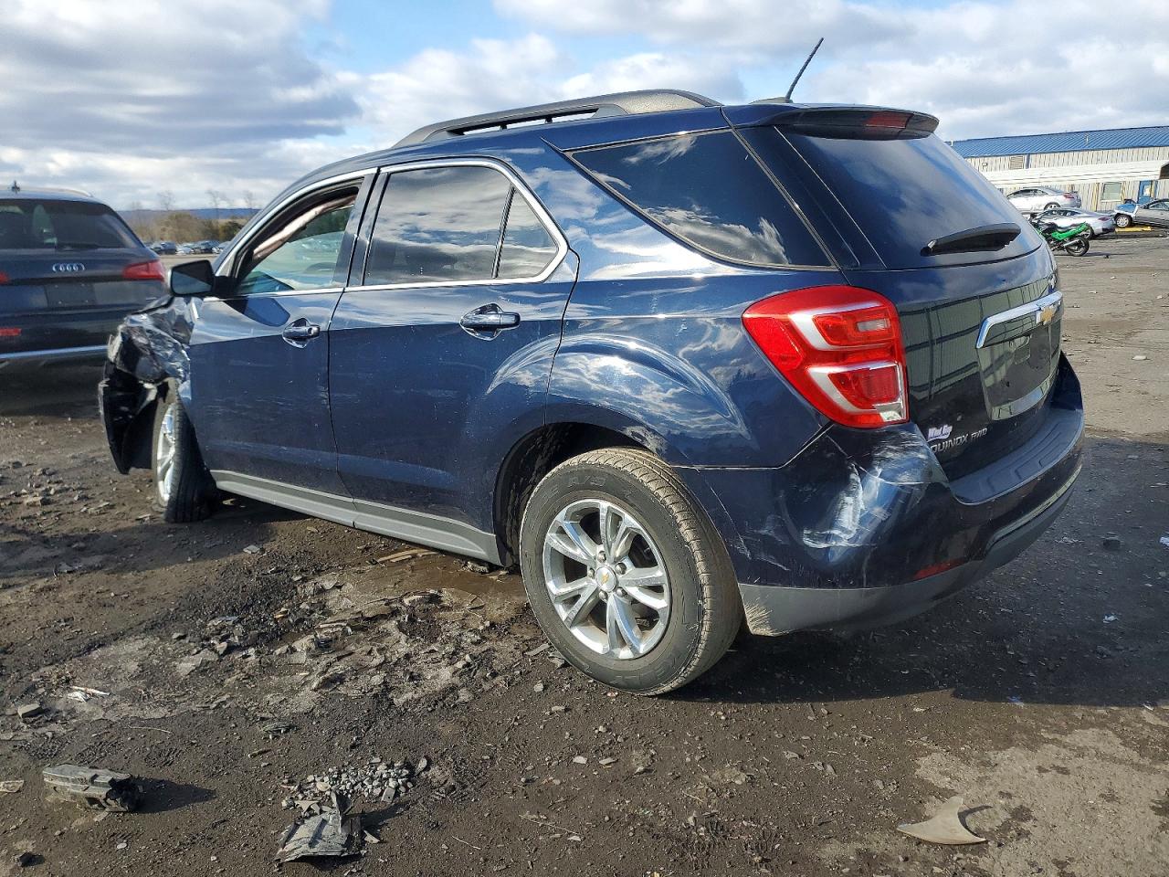 2017 CHEVROLET EQUINOX LT photo 2
