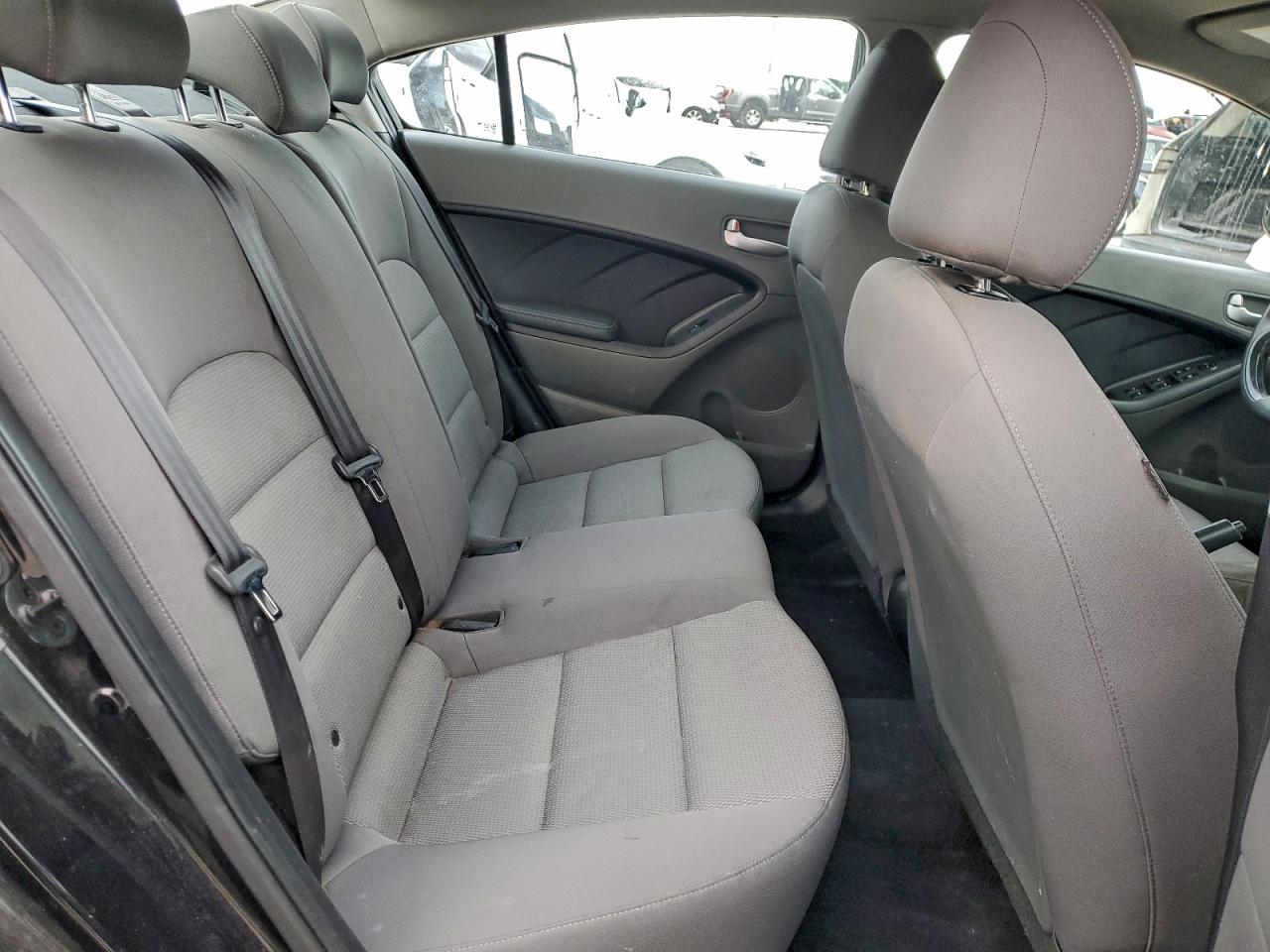 2017 KIA FORTE LX photo 10
