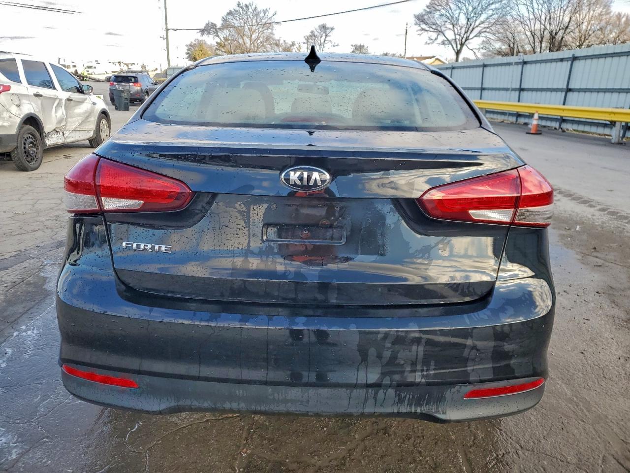 2017 KIA FORTE LX photo 6