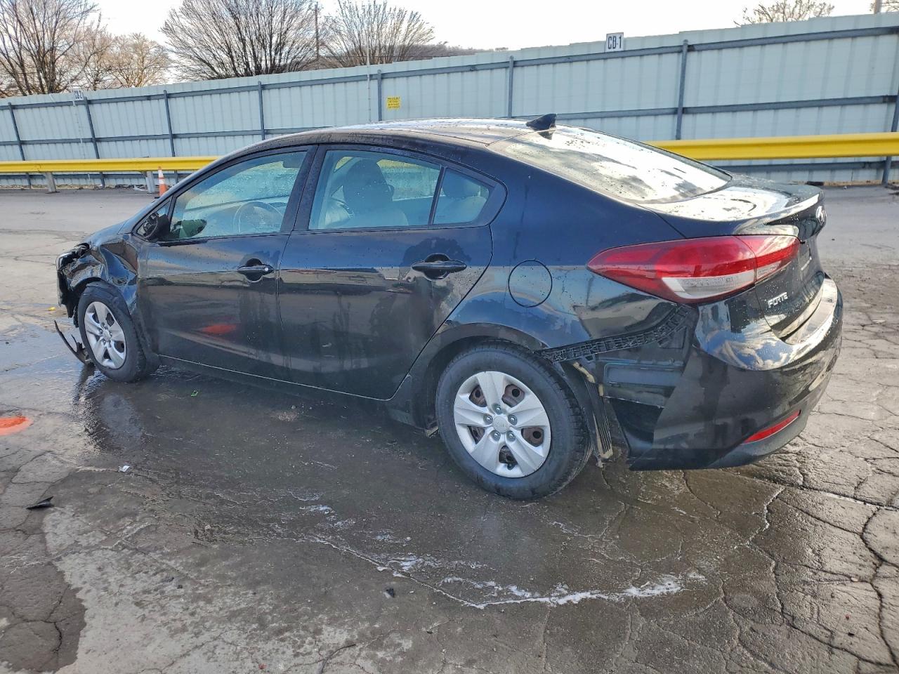 2017 KIA FORTE LX photo 2