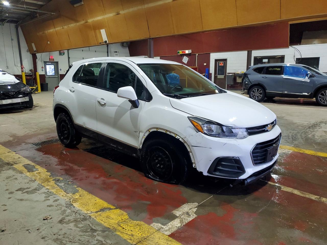 2018 CHEVROLET TRAX LS photo 4