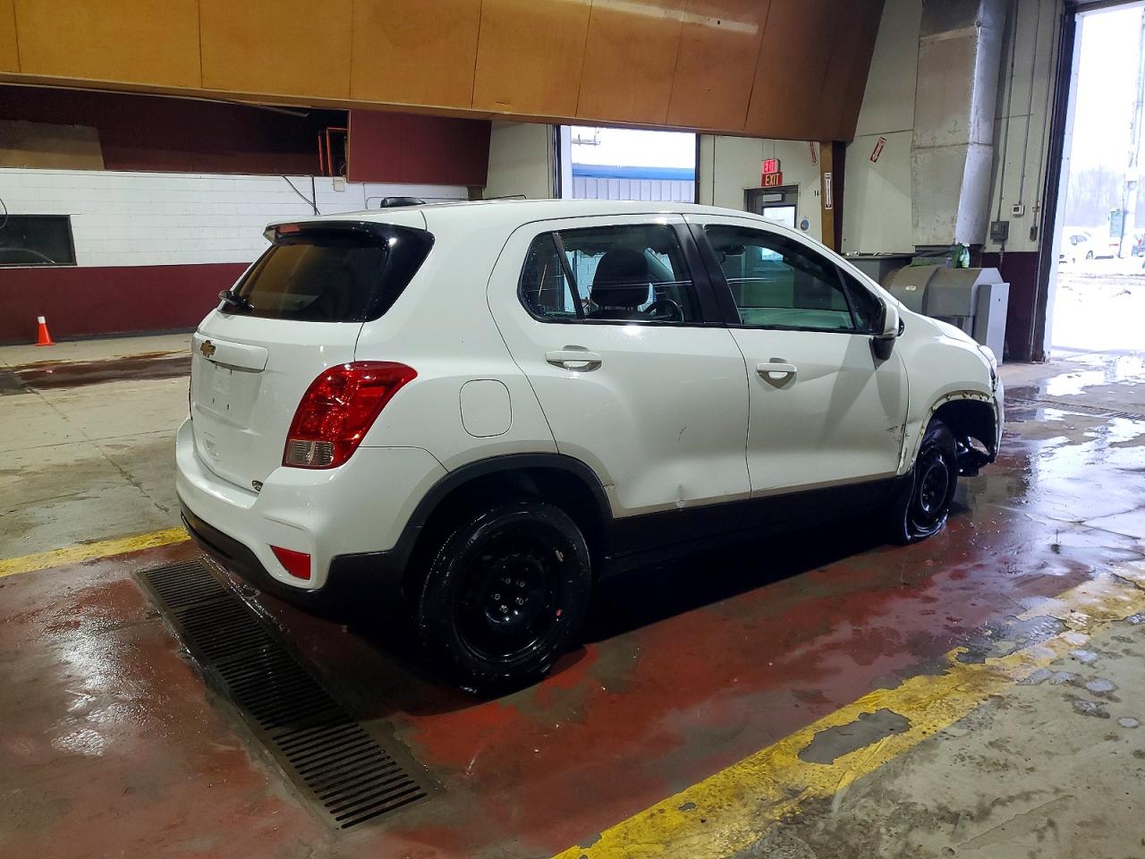 2018 CHEVROLET TRAX LS photo 3