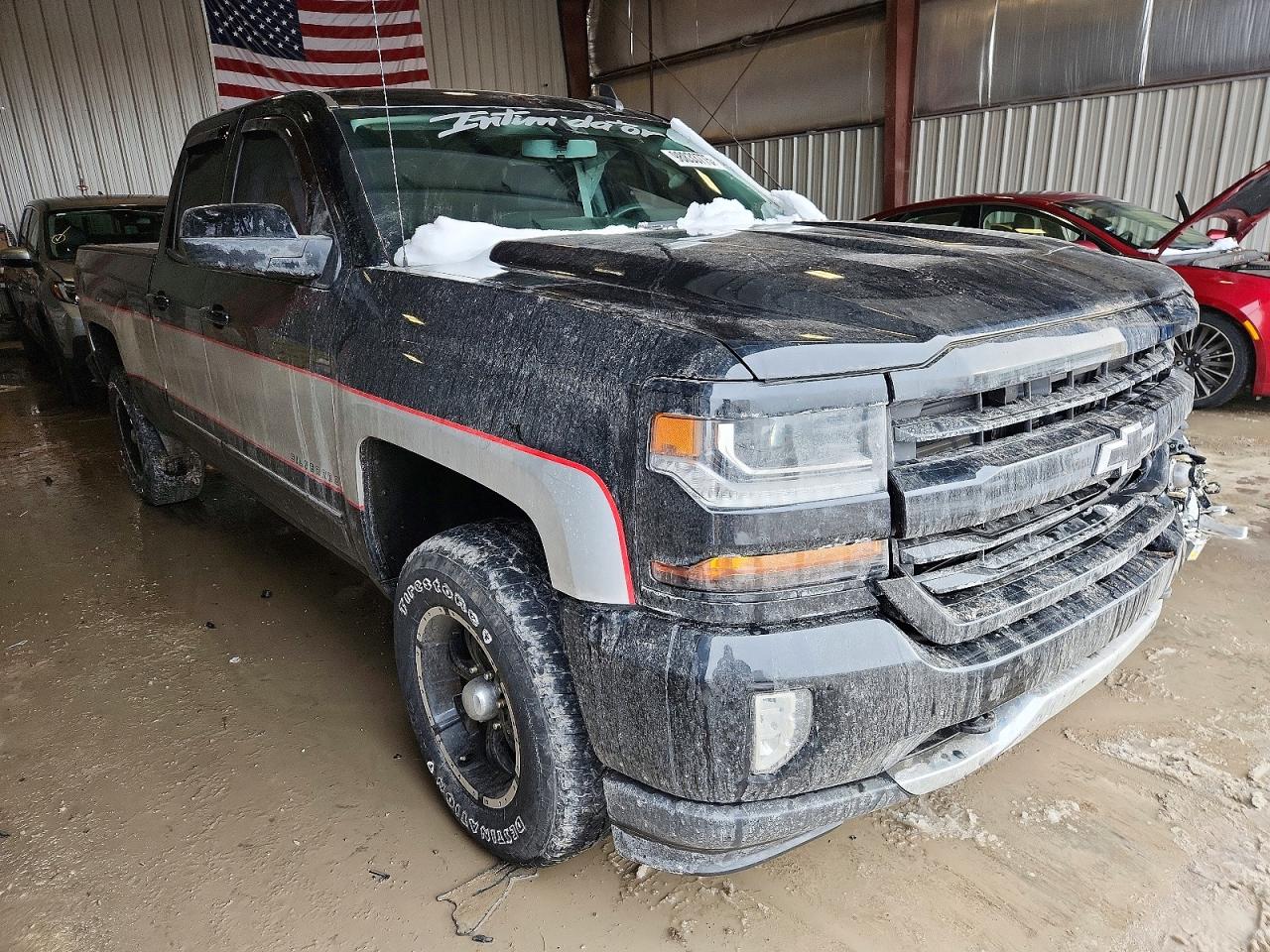2017 CHEVROLET SILVERADO K1500 LT photo 4