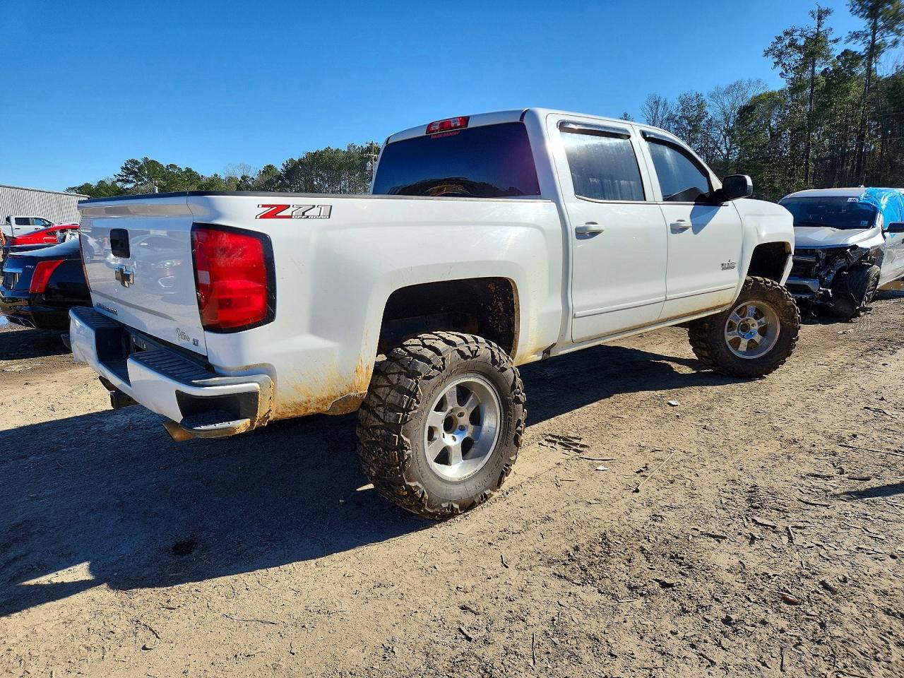 2018 CHEVROLET SILVERADO K1500 LT photo 3