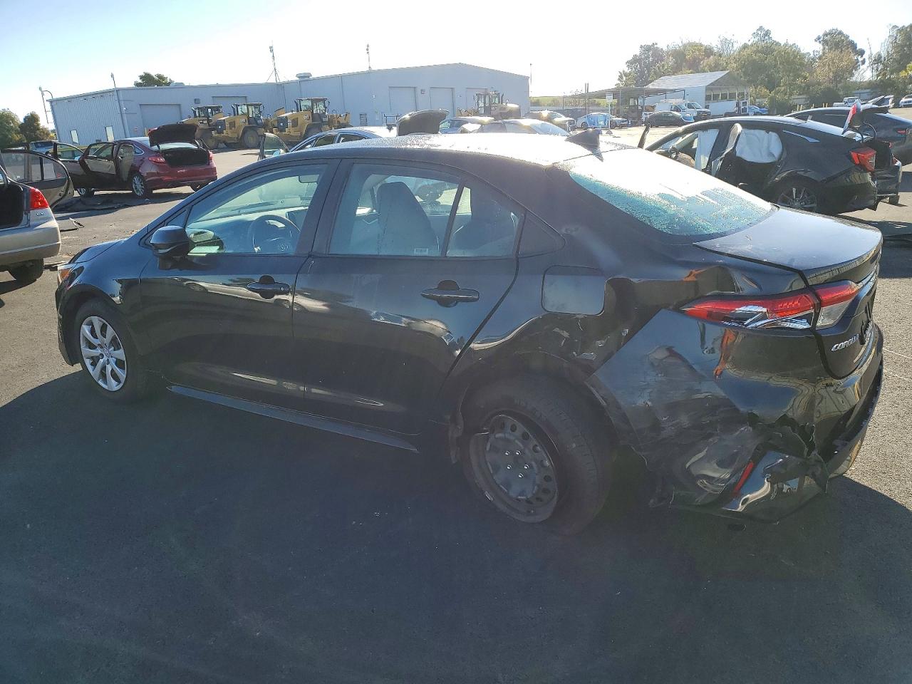 2021 TOYOTA COROLLA LE photo 3