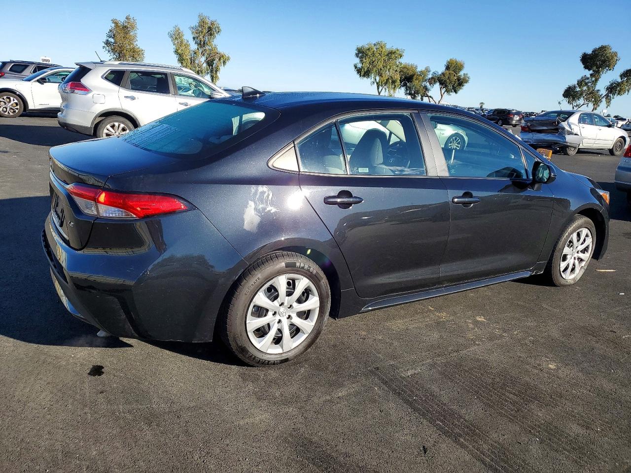 2021 TOYOTA COROLLA LE photo 5