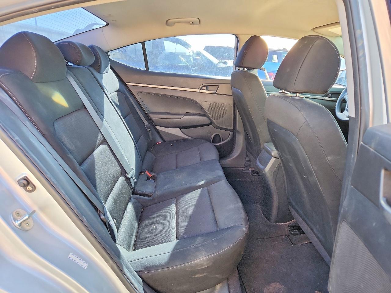 2018 HYUNDAI ELANTRA SE photo 37