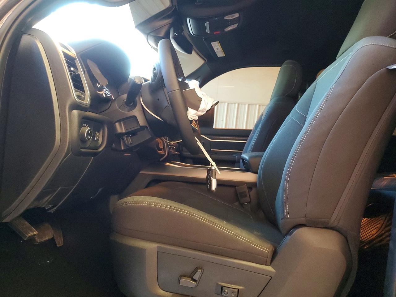 2025 RAM 2500 BIG HORN photo 7