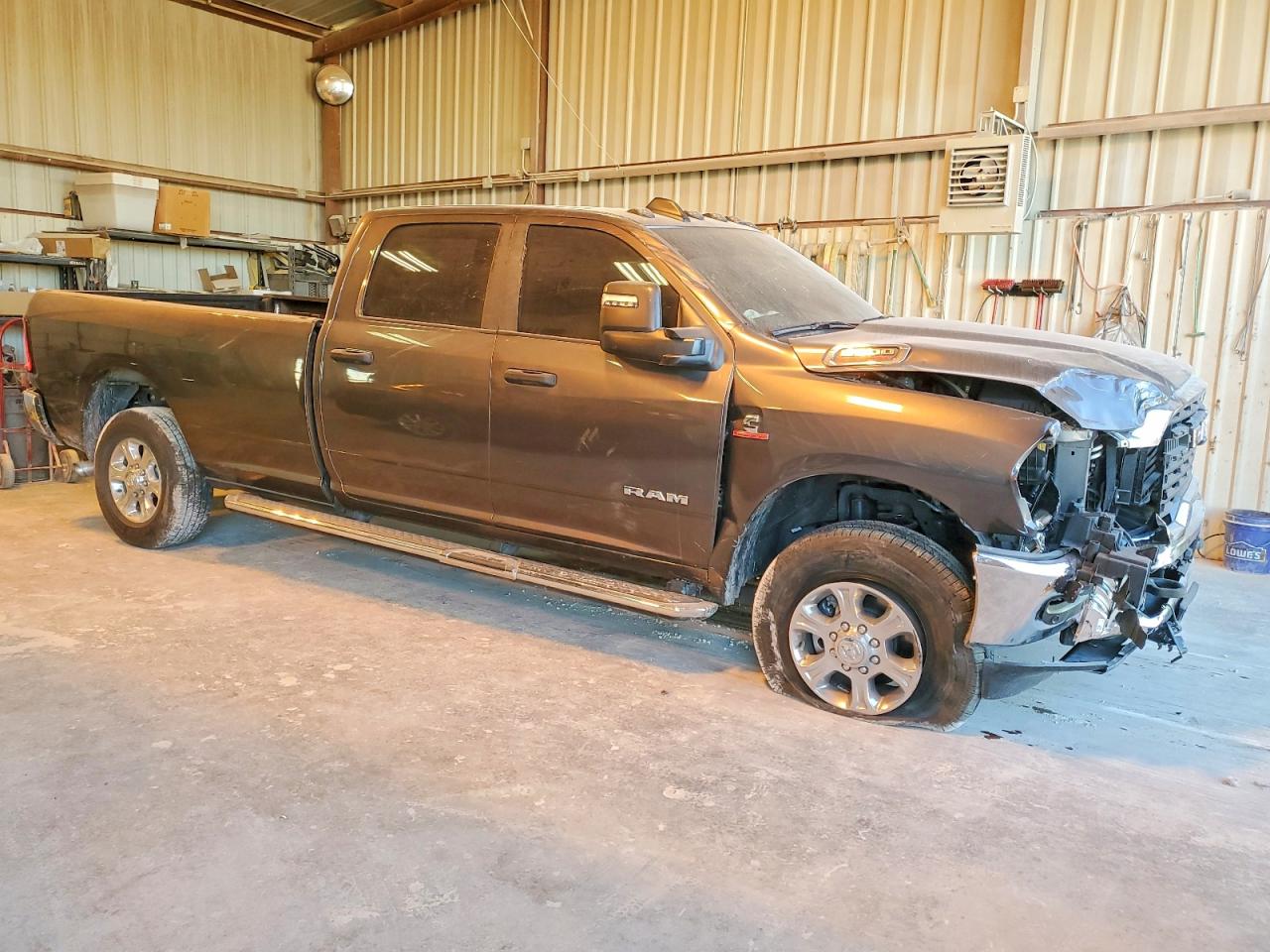 2025 RAM 2500 BIG HORN photo 4