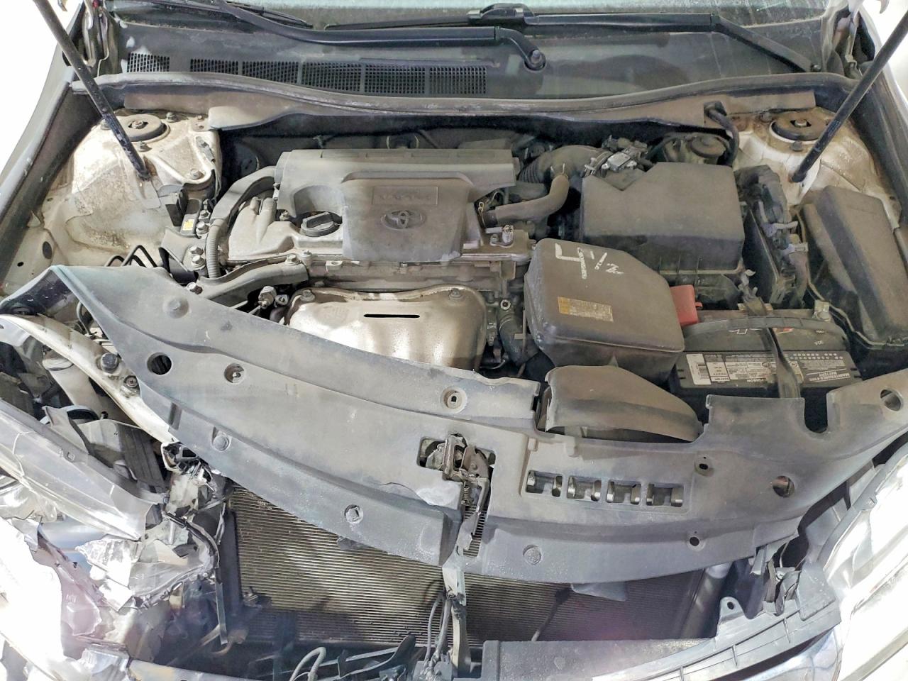 2015 TOYOTA CAMRY LE photo 11