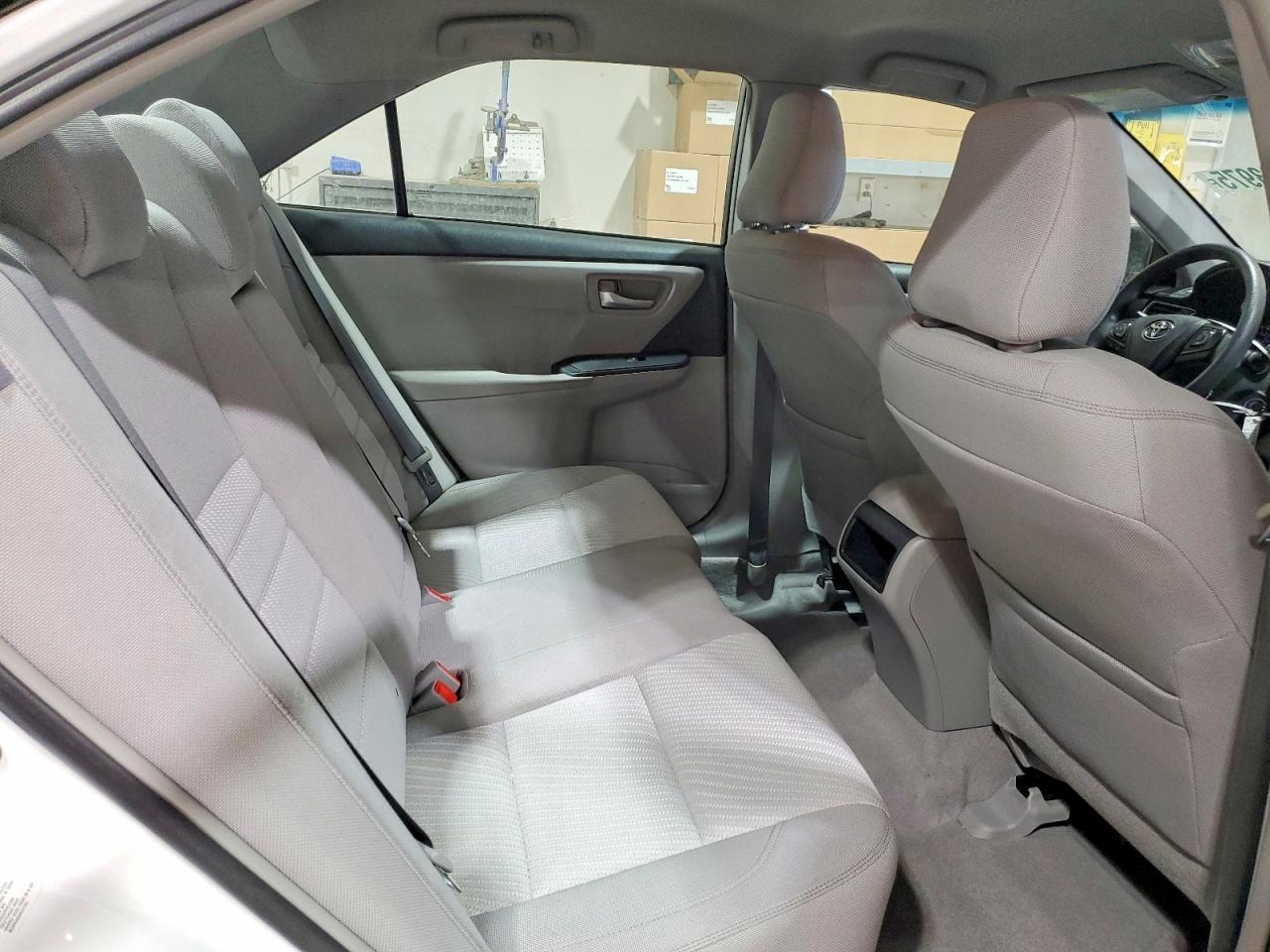 2015 TOYOTA CAMRY LE photo 10