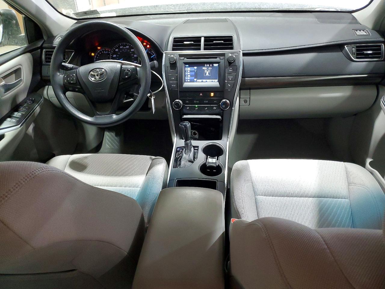 2015 TOYOTA CAMRY LE photo 8