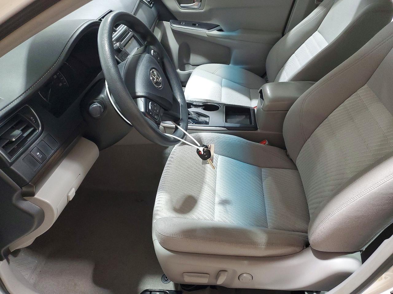 2015 TOYOTA CAMRY LE photo 7
