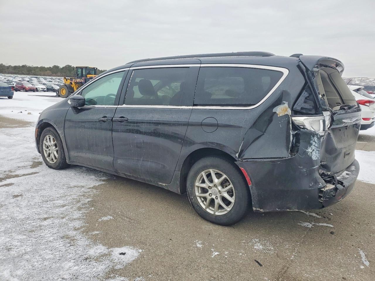 2020 CHRYSLER VOYAGER LXI photo 2
