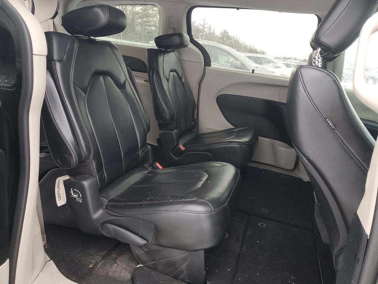 2020 CHRYSLER VOYAGER LXI photo 11