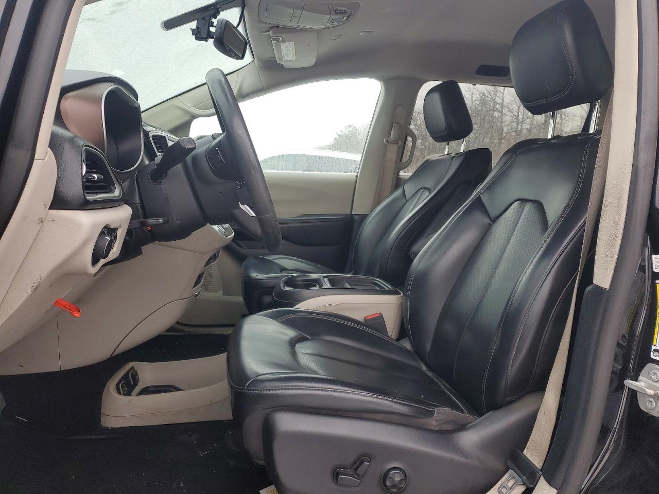 2020 CHRYSLER VOYAGER LXI photo 7