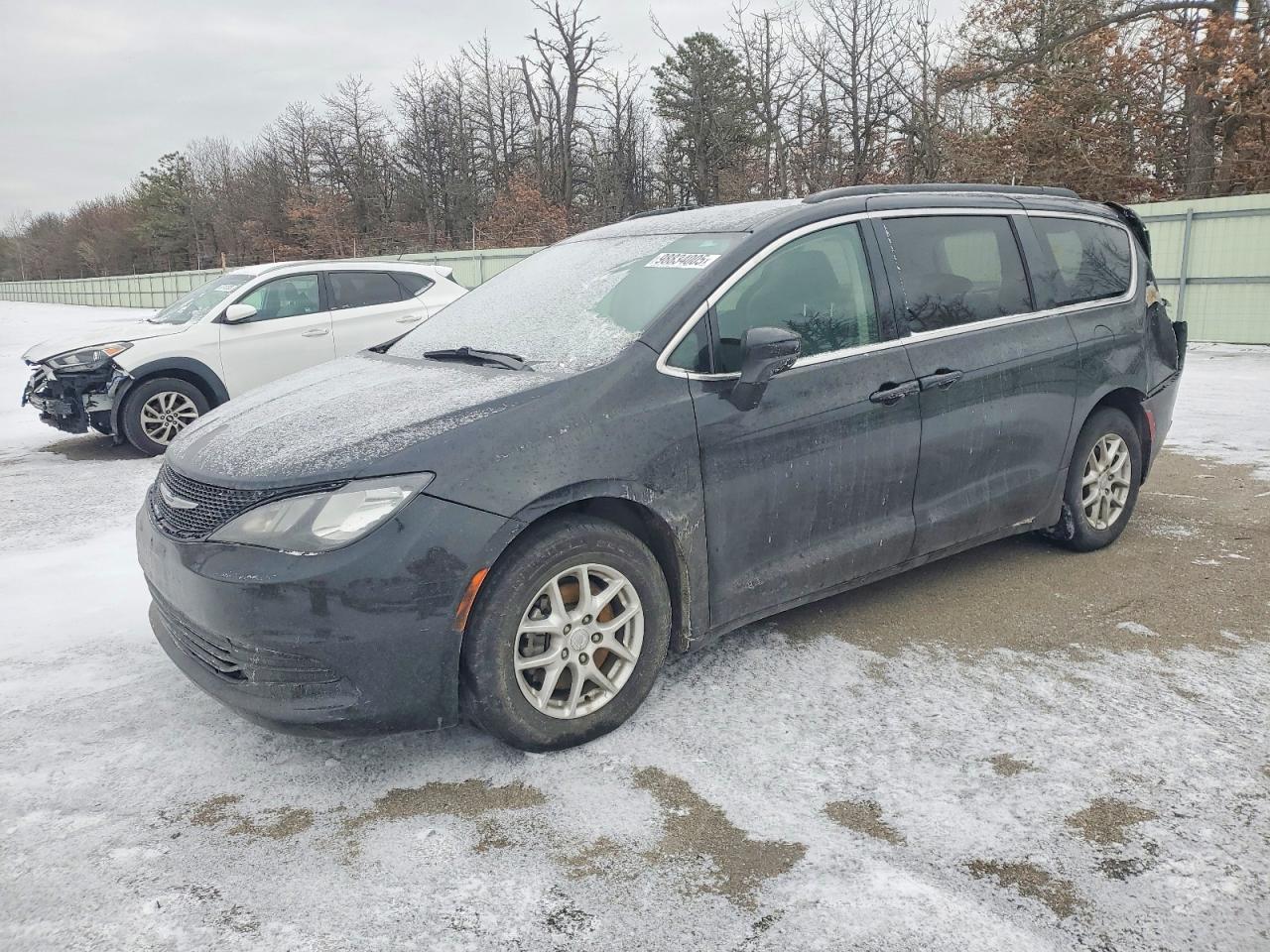 2020 CHRYSLER VOYAGER