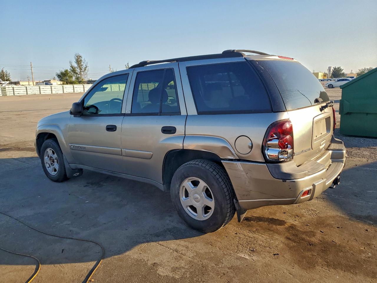 2002 CHEVROLET TRAILBLAZER photo 2